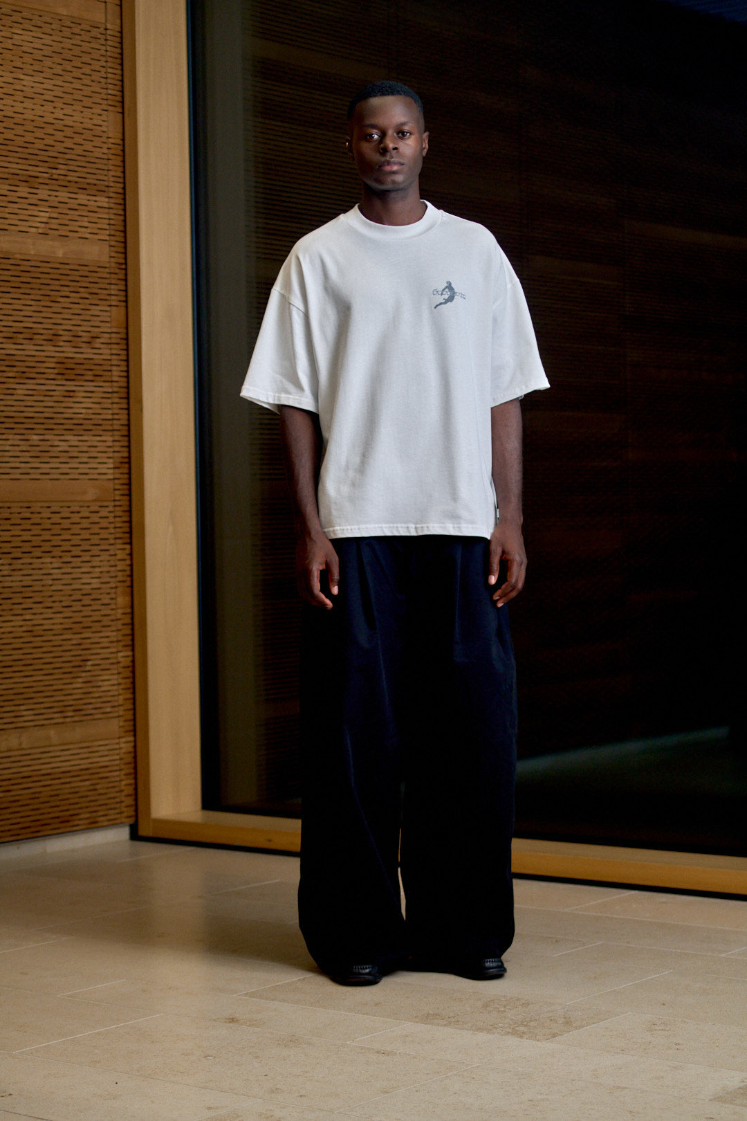 WORLD OVERSIZE MOCKNECK T-SHIRT WHITE