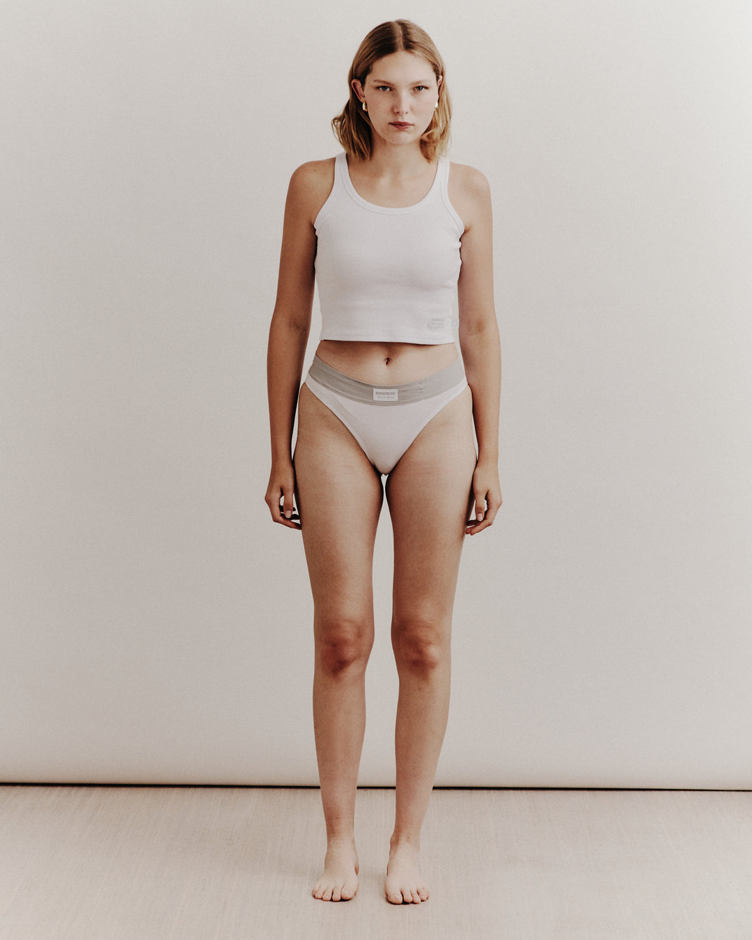 GIRLFRIEND TYPE TOP WHITE